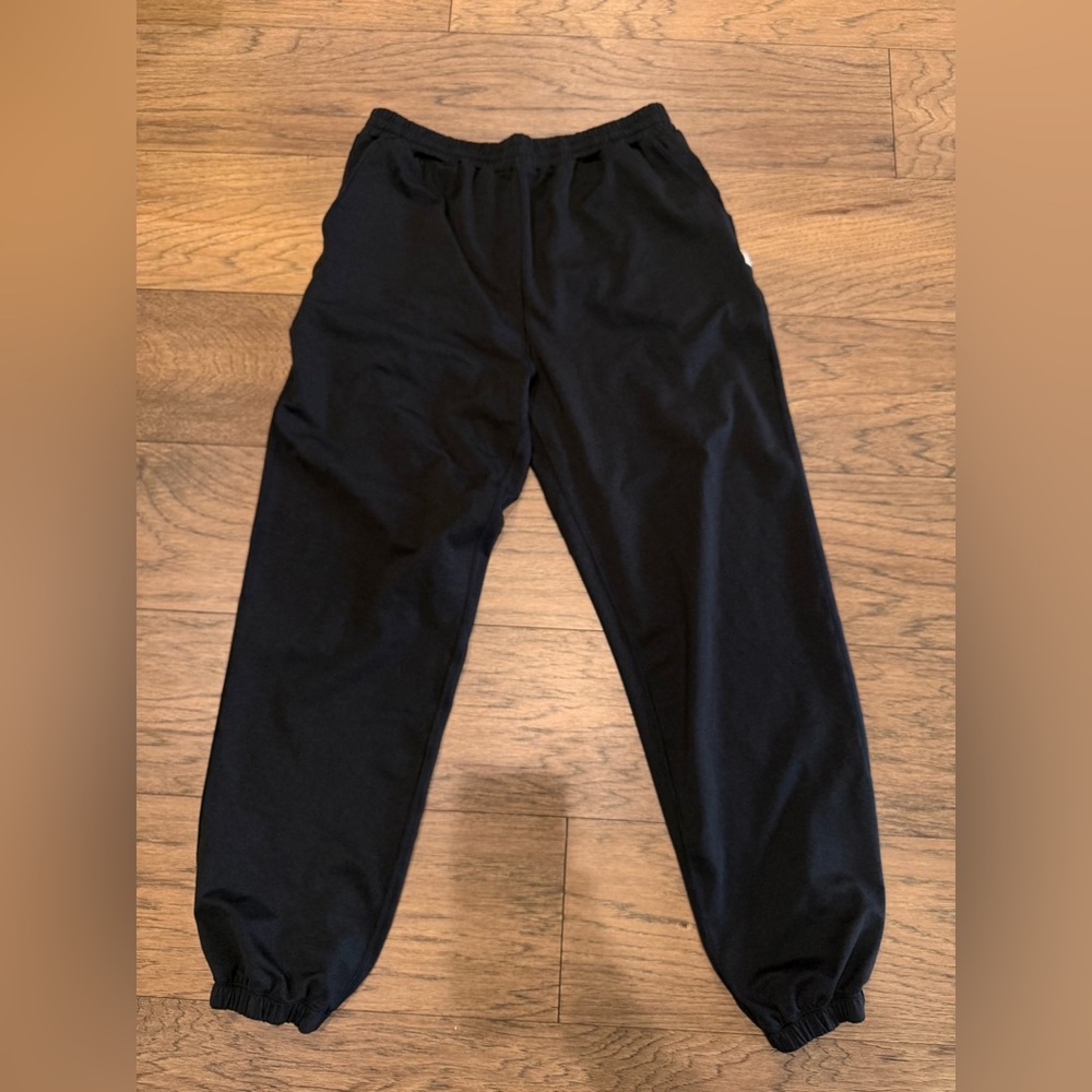 Vuori Heathered Black Boyfriend Jogger - Picture 2 of 7